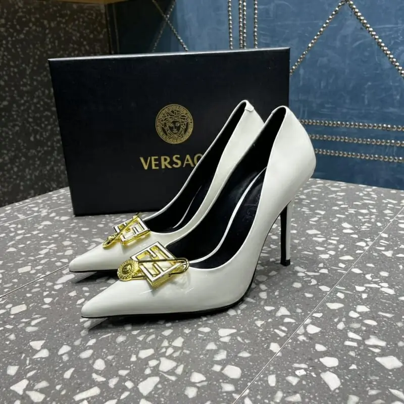 versace a talons hauts chaussures pour femme s_11b56014